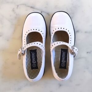 Coasters White Dress Shoes.